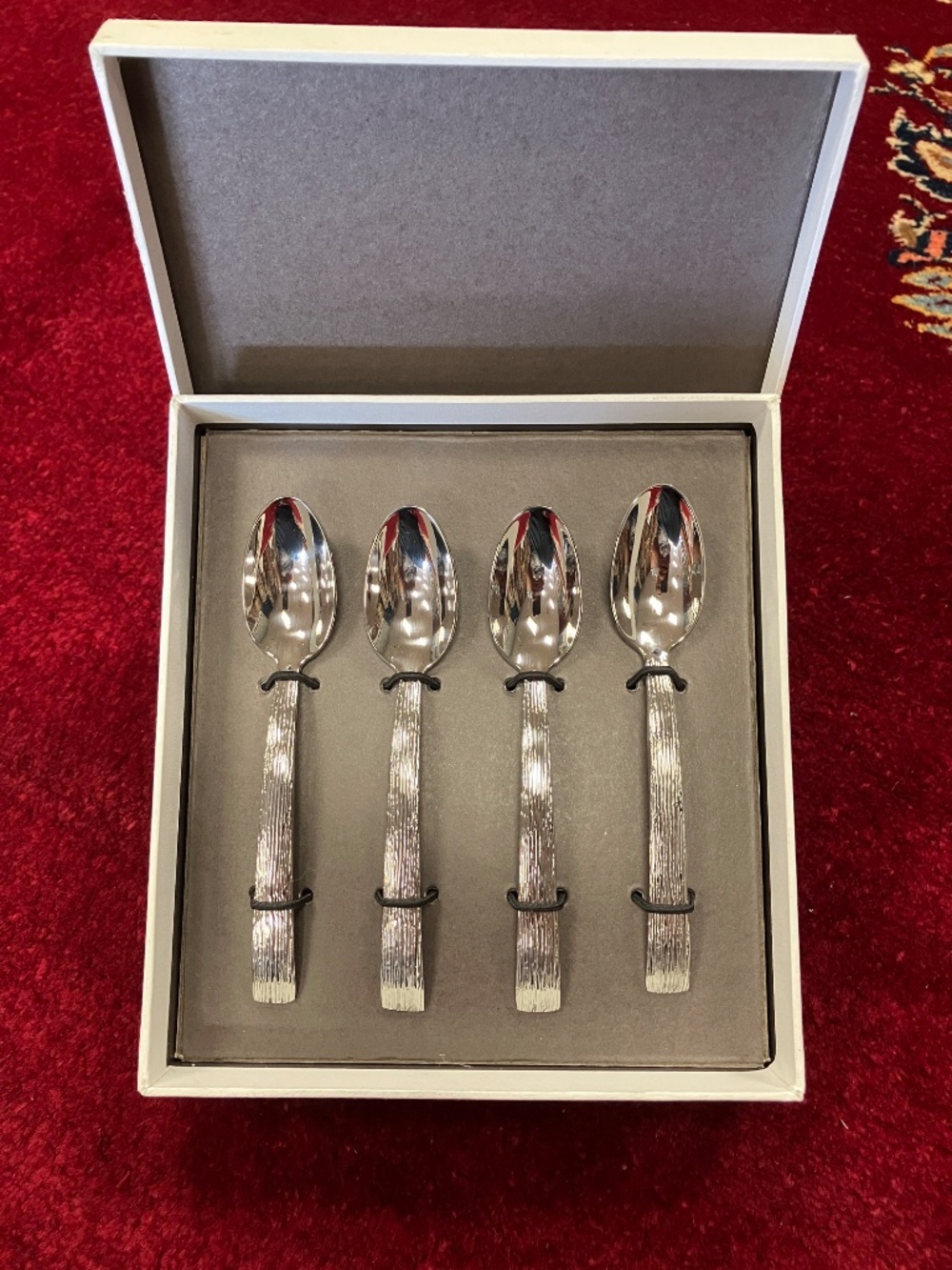 NEW Vintage 2005 Vera Wang VESTA Canape Spoon Set x 4